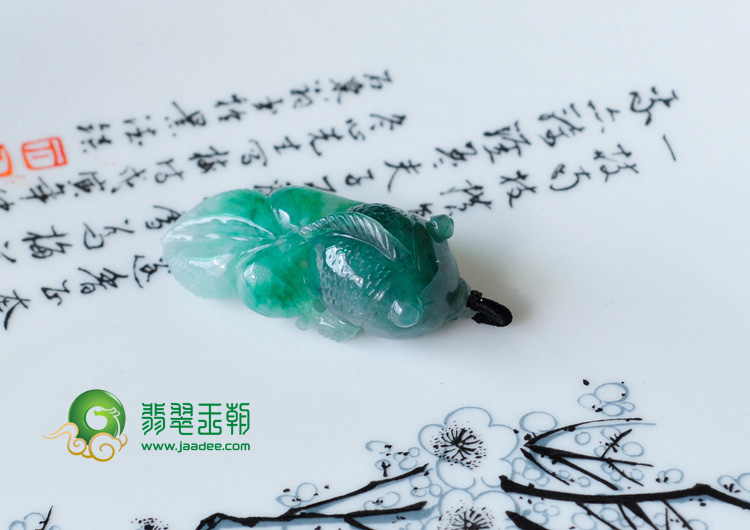 糯冰种蓝晴水缅甸翡翠金鱼挂件