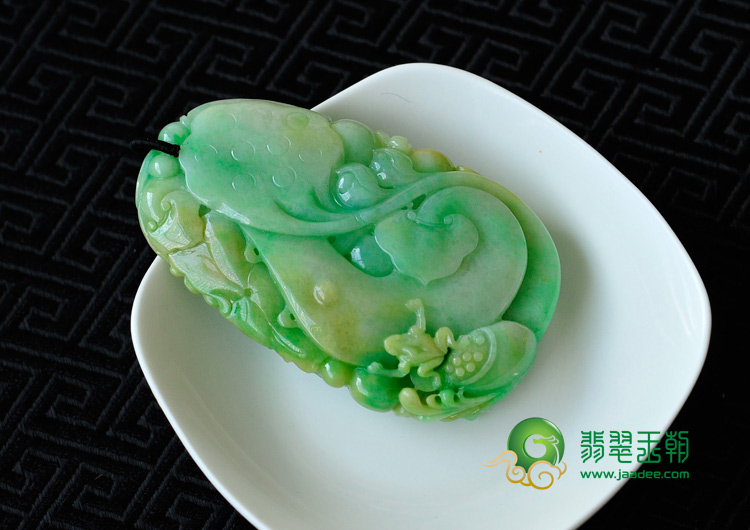 糯冰种黄加绿缅甸翡翠年年有余挂件