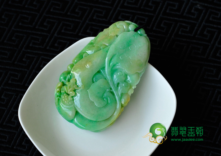 糯冰种黄加绿缅甸翡翠年年有余挂件