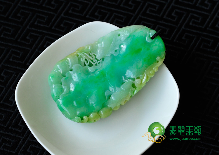 糯冰种黄加绿缅甸翡翠年年有余挂件