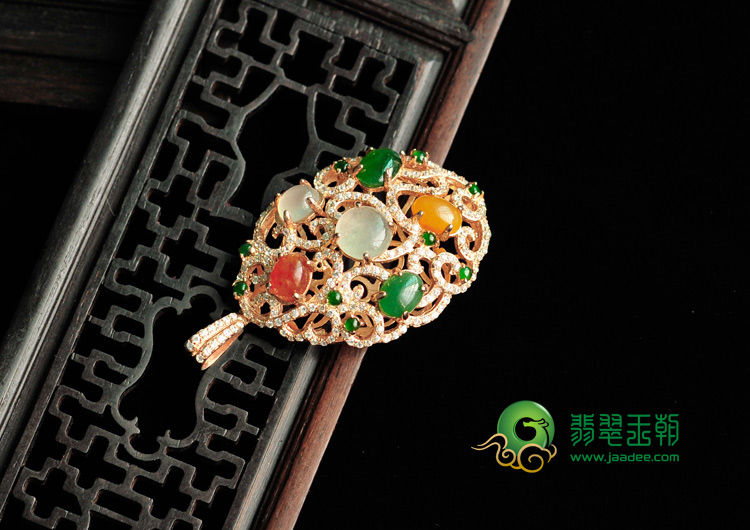 冰种三彩缅甸翡翠银镀玫瑰金“彩星”胸坠（奥钻）