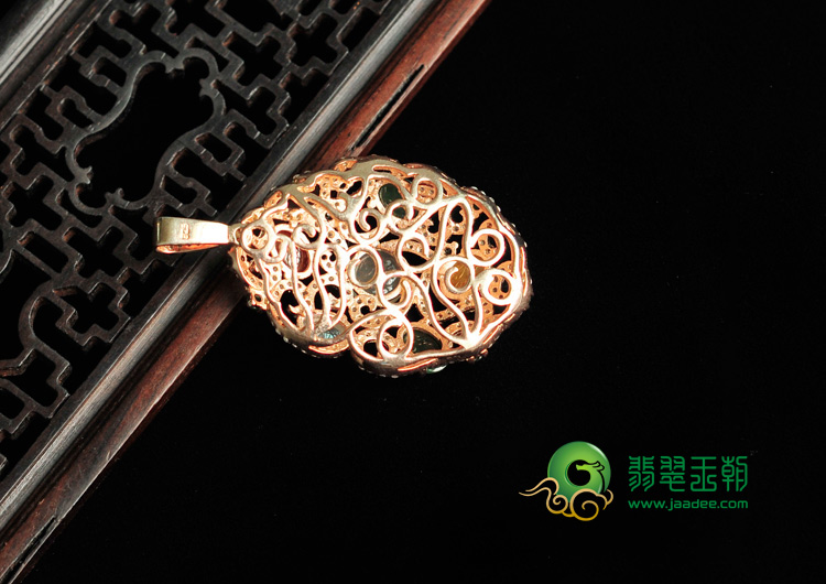 冰种三彩缅甸翡翠银镀玫瑰金“彩星”胸坠（奥钻）