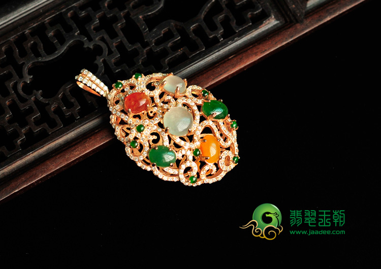 冰种三彩缅甸翡翠银镀玫瑰金“彩星”胸坠（奥钻）