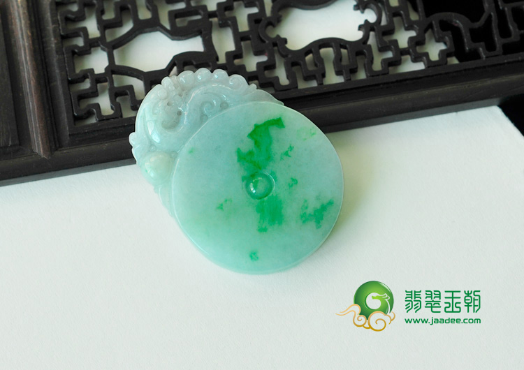 糯冰种翠色缅甸翡翠平安符挂件