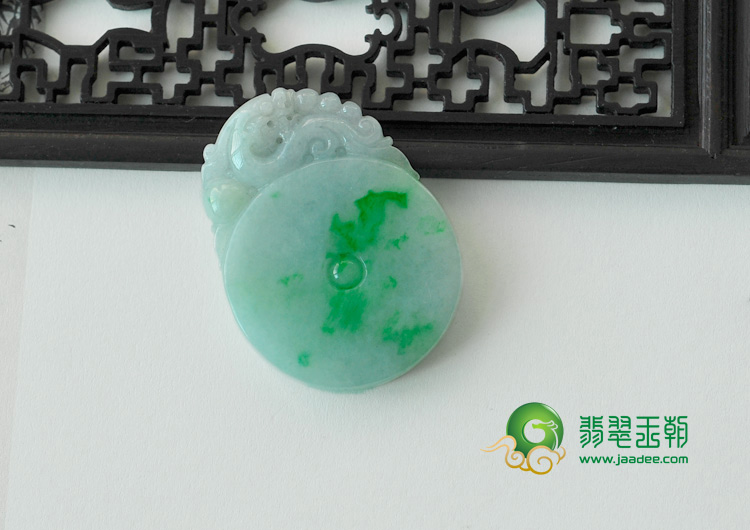 糯冰种翠色缅甸翡翠平安符挂件