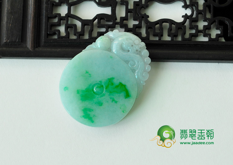 糯冰种翠色缅甸翡翠平安符挂件