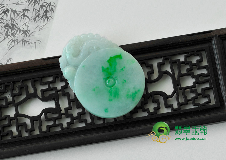 糯冰种翠色缅甸翡翠平安符挂件