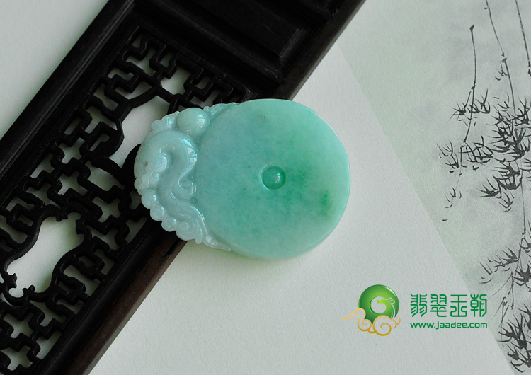 糯冰种翠色缅甸翡翠平安符挂件