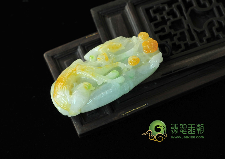 糯冰种三彩缅甸翡翠喜上眉梢挂件
