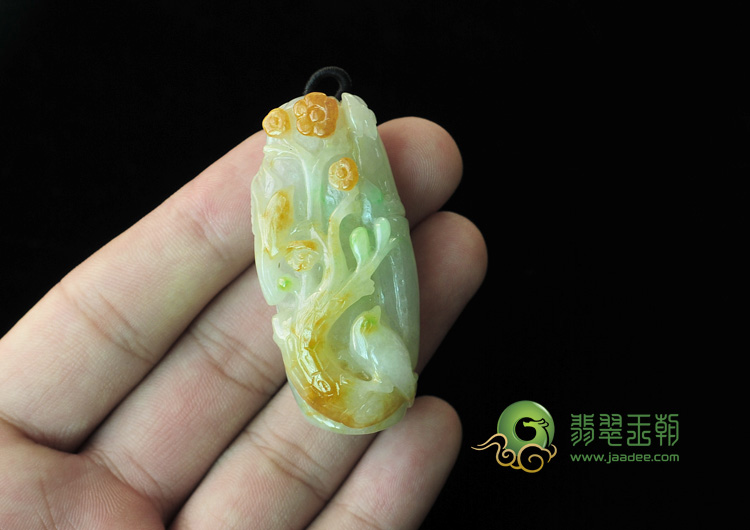 糯冰种三彩缅甸翡翠喜上眉梢挂件