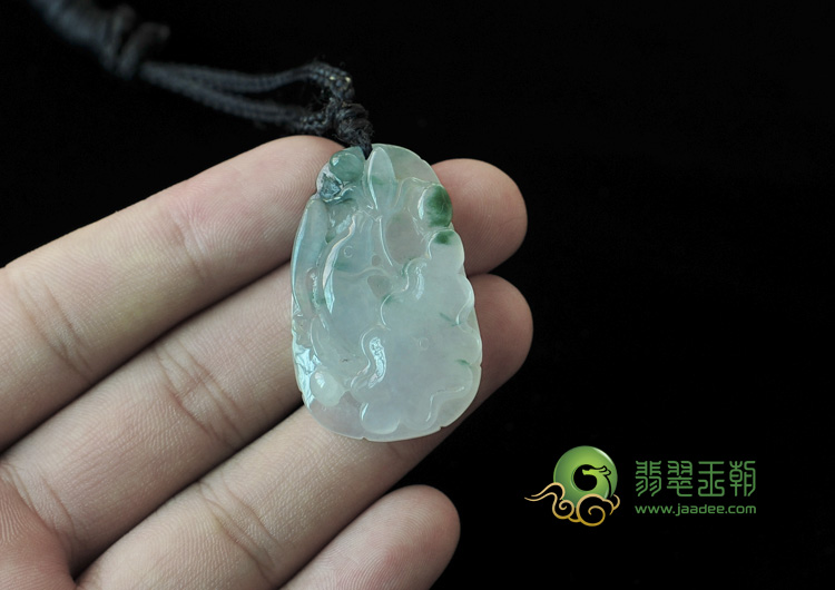 冰种飘花缅甸翡翠年年有余挂件
