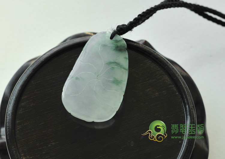冰种飘花缅甸翡翠年年有余挂件