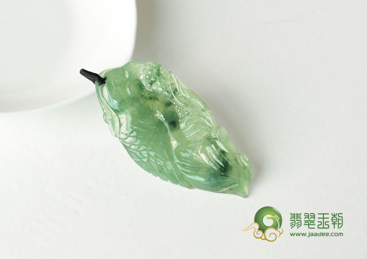 冰种飘花缅甸翡翠英明神武挂件