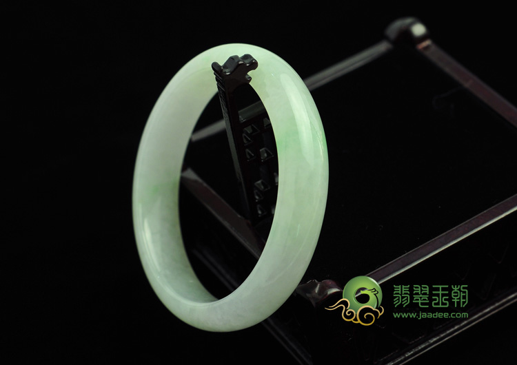 糯冰种飘翠缅甸翡翠手镯（56mm）