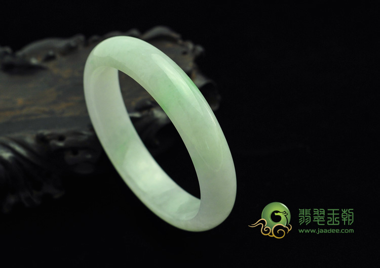 糯冰种飘翠缅甸翡翠手镯（56mm）
