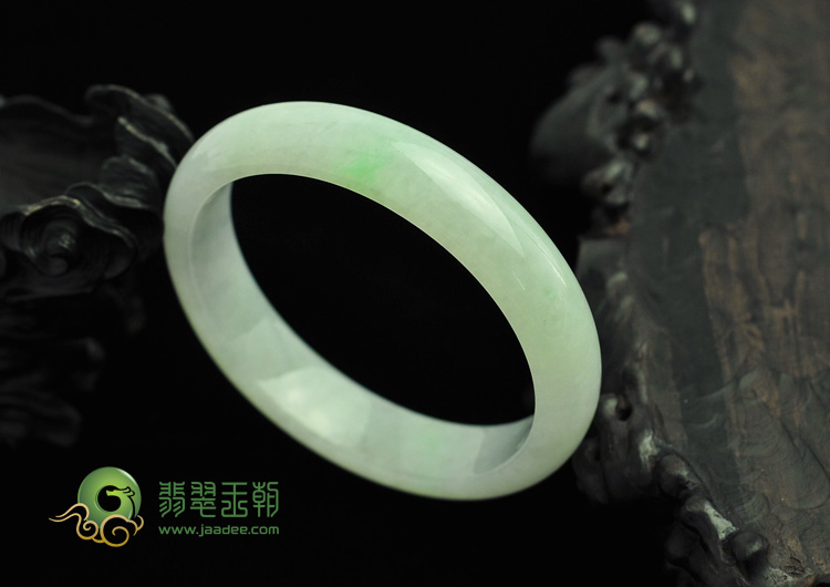 糯冰种飘翠缅甸翡翠手镯（56mm）