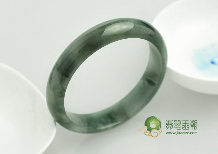 糯冰种油清缅甸翡翠手镯（56.3mm）