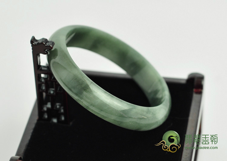 糯冰种油清缅甸翡翠手镯（56.3mm）