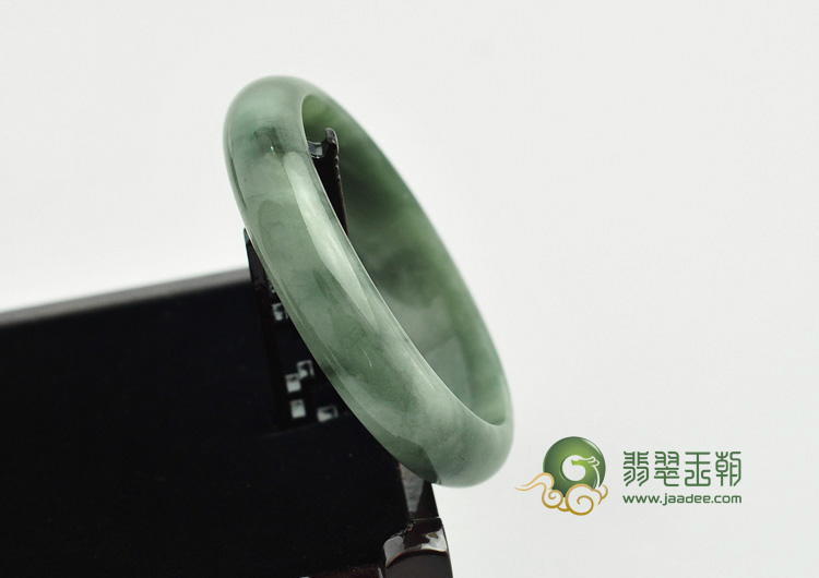 糯冰种油清缅甸翡翠手镯（56.3mm）