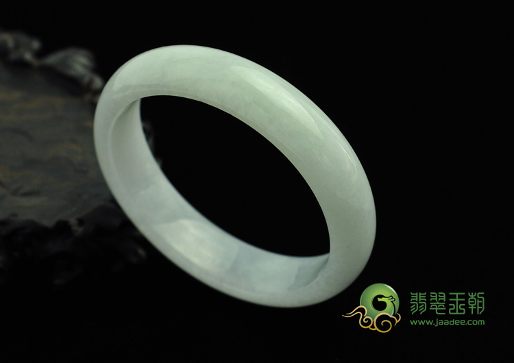 糯冰种淡紫罗兰缅甸翡翠手镯（57.5mm）