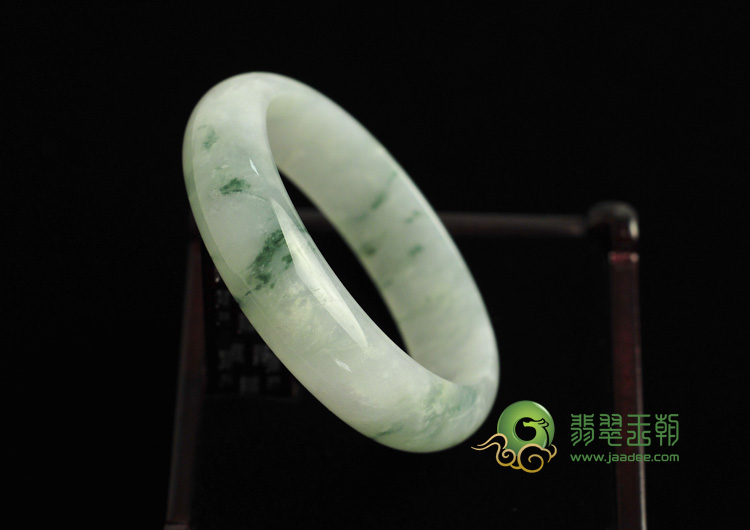 糯冰种飘花缅甸翡翠手镯（60mm）