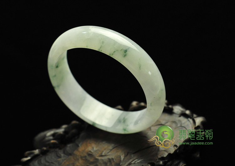 糯冰种飘花缅甸翡翠手镯（60mm）