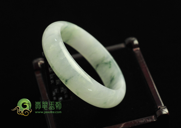 糯冰种飘花缅甸翡翠手镯（60mm）