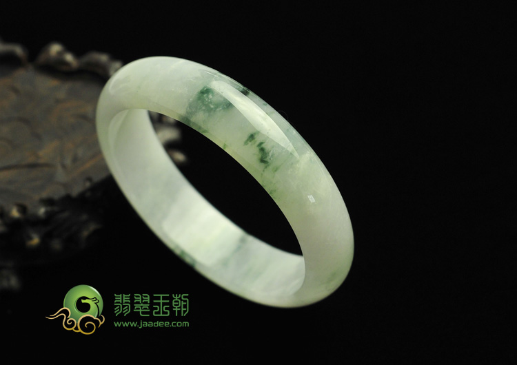 糯冰种飘花缅甸翡翠手镯（60.3mm）