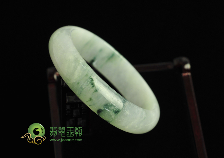 糯冰种飘花缅甸翡翠手镯（60.3mm）