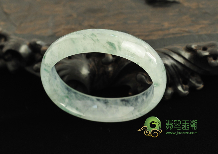 冰玻种飘花缅甸翡翠贵妃镯（51.8-44.5）