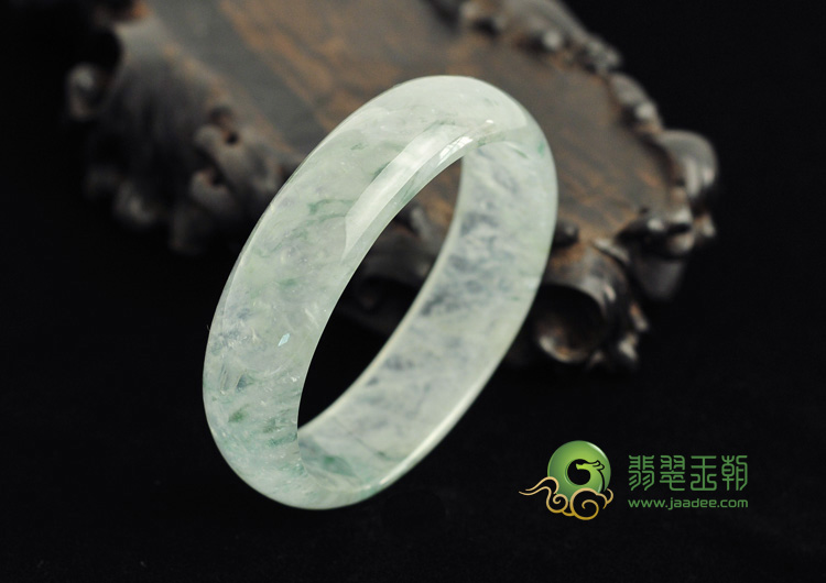 冰玻种飘花缅甸翡翠贵妃镯（51.8-44.5）