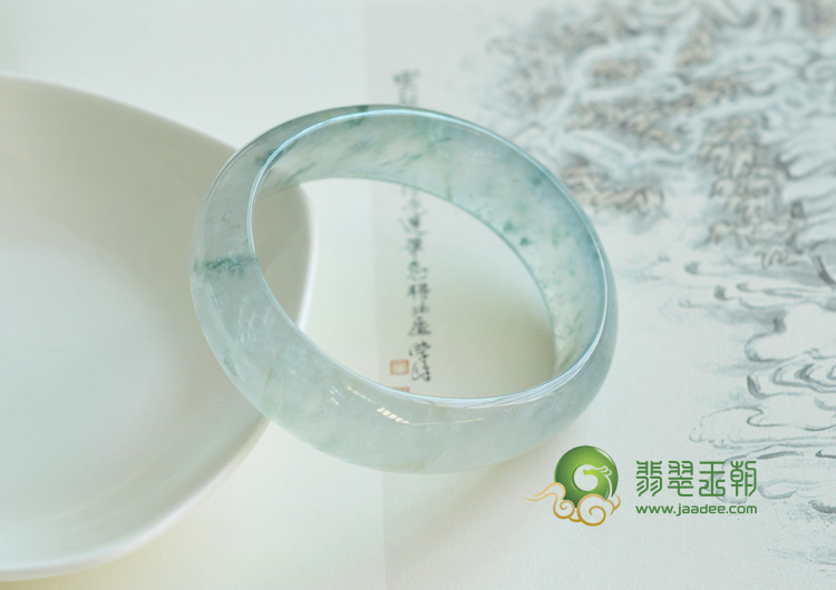 冰玻种飘花缅甸翡翠贵妃镯（51.8-44.5）