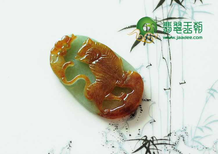 糯冰种红黄翡缅甸翡翠虎虎生威挂件