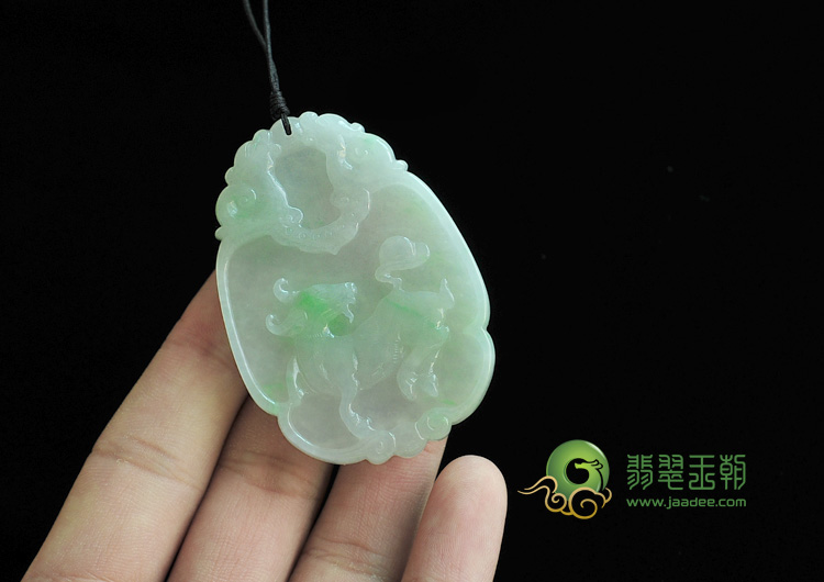 糯冰种飘翠缅甸翡翠羊牌挂件
