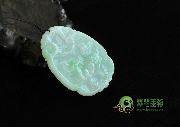 糯冰种飘翠缅甸翡翠羊牌挂件