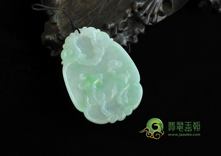 糯冰种飘翠缅甸翡翠羊牌挂件