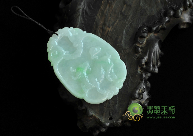 糯冰种飘翠缅甸翡翠羊牌挂件
