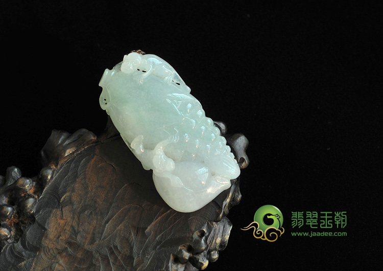 糯冰种淡晴水带春缅甸翡翠子孙封侯挂件