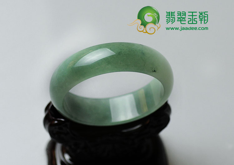 糯冰种晴水缅甸翡翠手镯（58.6）