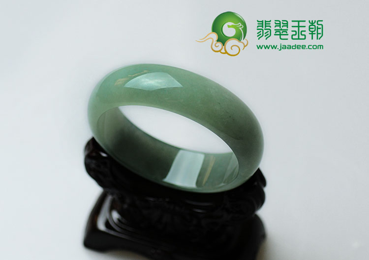 糯冰种晴水缅甸翡翠手镯（58.6）