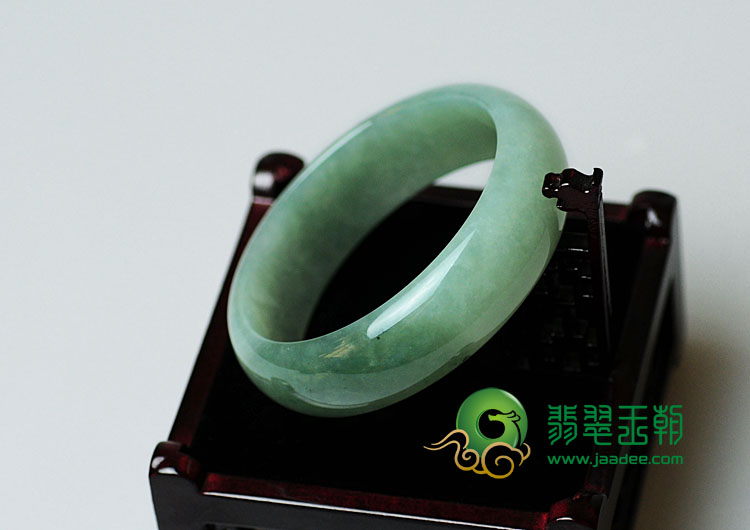 糯冰种晴水缅甸翡翠手镯（58.6）