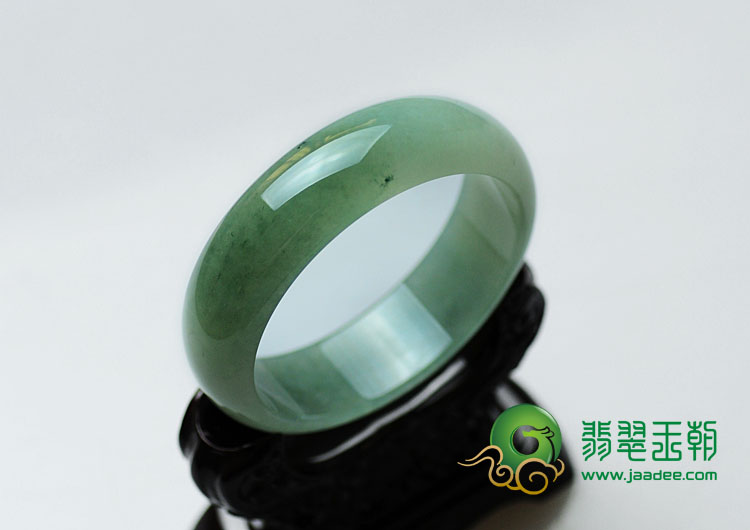 糯冰种晴水缅甸翡翠手镯（58.6）