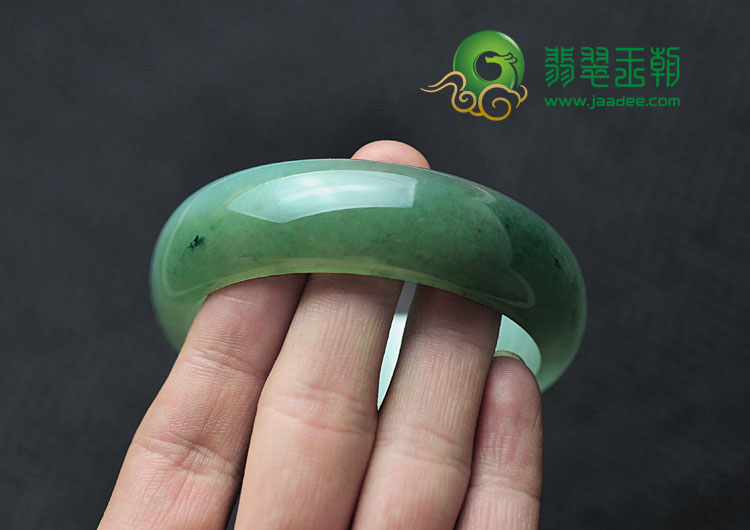 糯冰种晴水缅甸翡翠手镯（58.6）