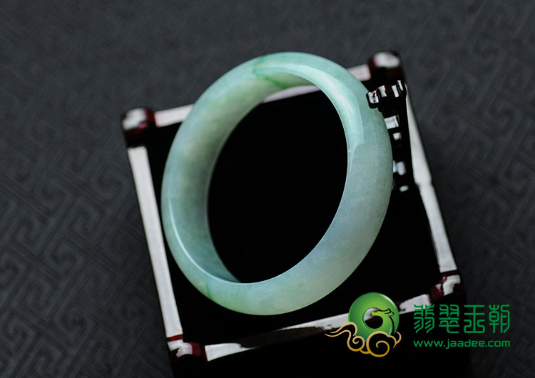 糯冰种淡紫飘花缅甸翡翠手镯（60）