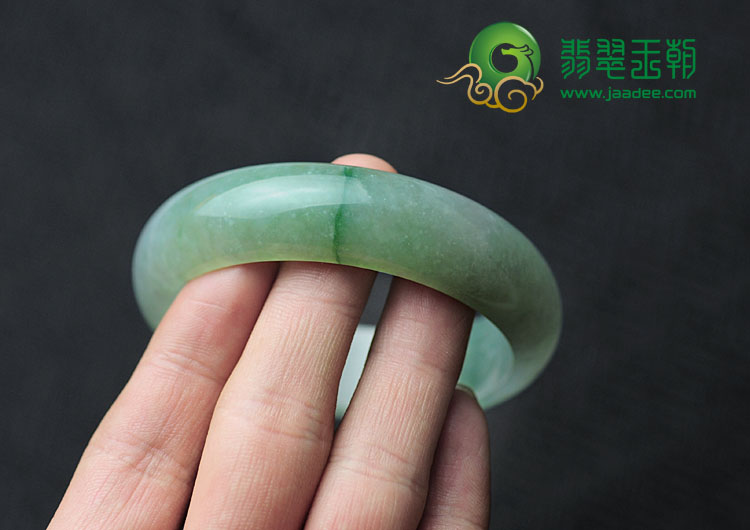 糯冰种淡紫飘花缅甸翡翠手镯（57.7）