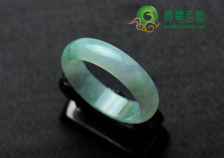 糯冰种淡紫飘花缅甸翡翠手镯（57.7）