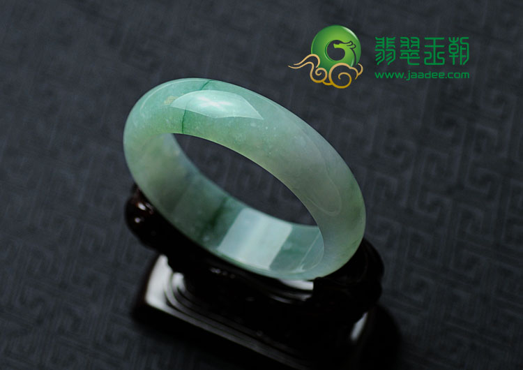 糯冰种淡紫飘花缅甸翡翠手镯（57.7）