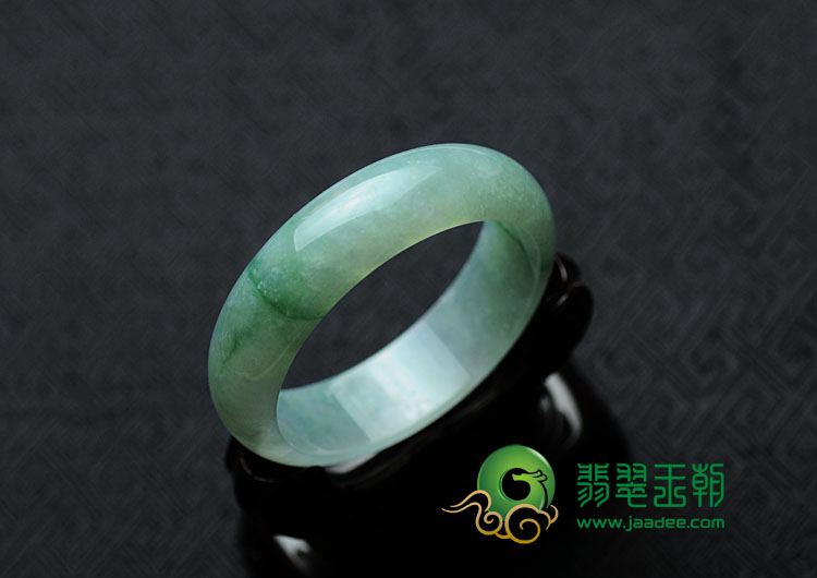 糯冰种淡紫飘花缅甸翡翠手镯（57.7）