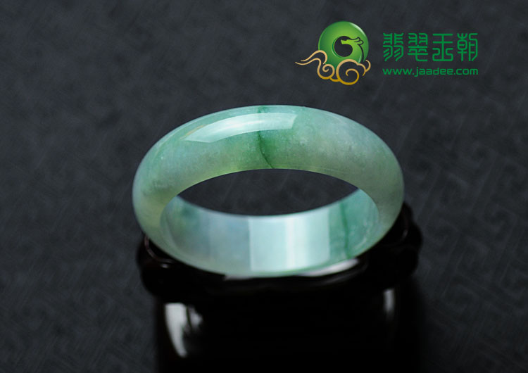 糯冰种淡紫飘花缅甸翡翠手镯（57.7）