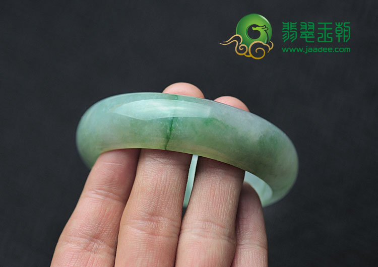 糯冰种淡紫飘花缅甸翡翠手镯（57.7）